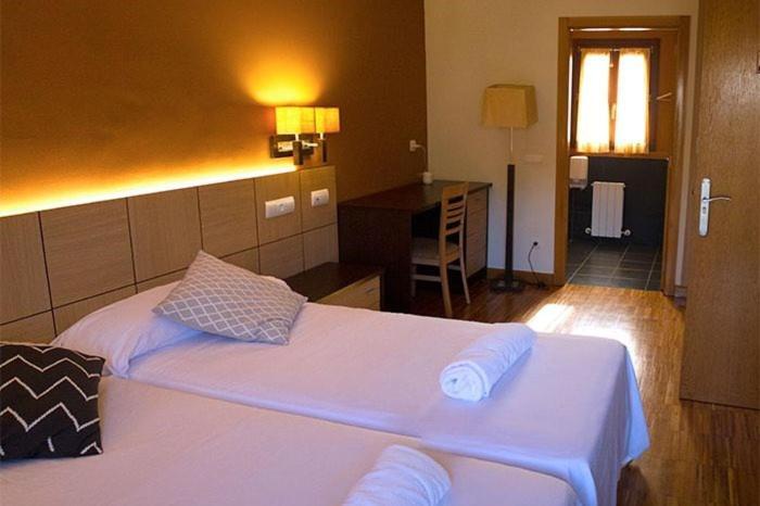 Hotel Valle De Turtzioz Esterno foto